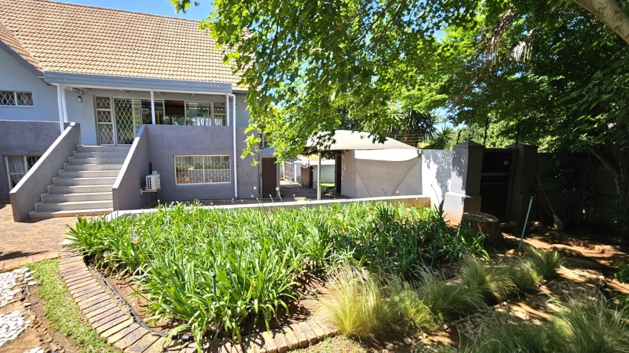 6 Bedroom Property for Sale in Schoemansville North West